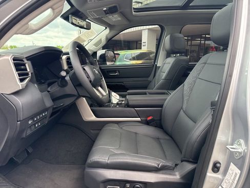 Used 2024 Toyota Tundra Limited AWD/4WD image 19