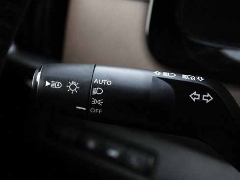 Certified 2023 Nissan Pathfinder Platinum image 37