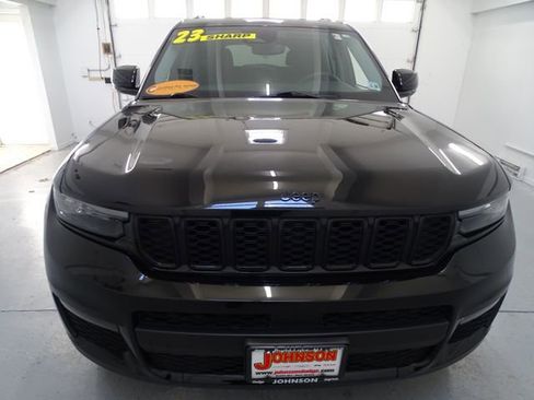 Certified 2023 Jeep Grand Cherokee L Limited w/ Black Appearance Package image 25