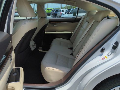 Used 2018 Lexus ES 350 w/ Luxury Package w/Wood Trim FWD image 13