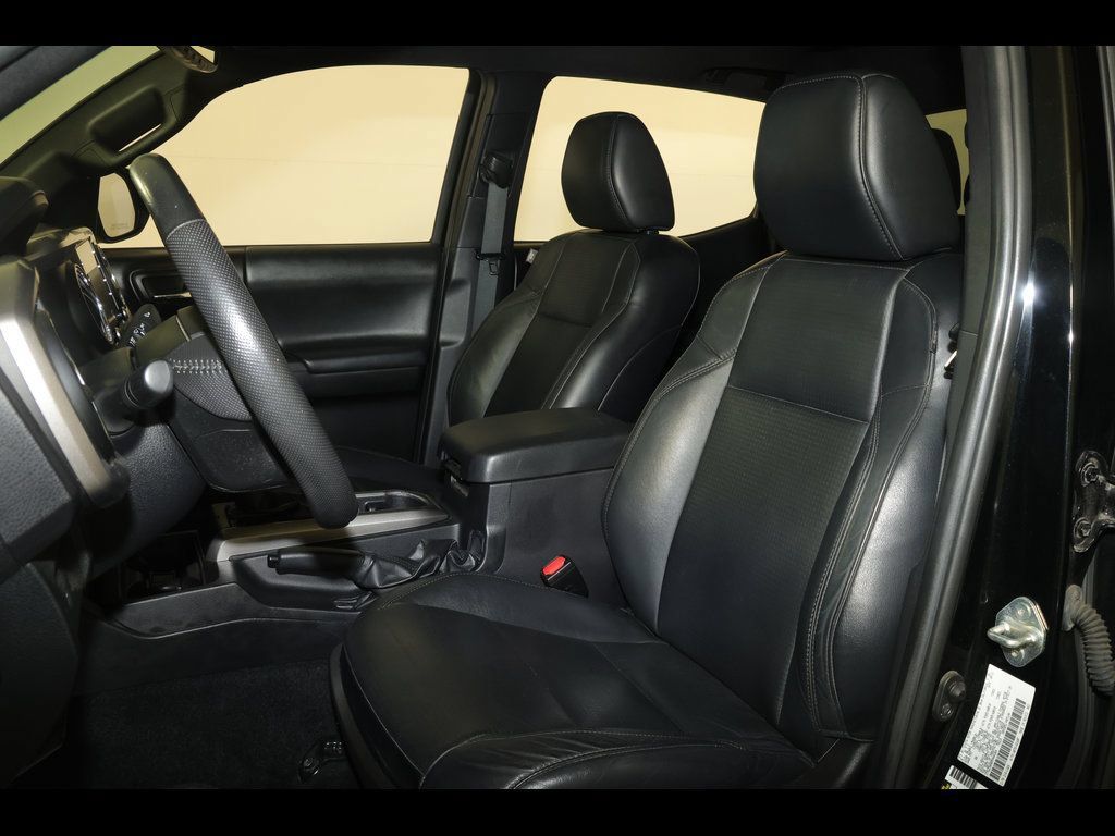 Used 2021 Toyota Tacoma Limited w/ Blackout Package (TMS) AWD/4WD image 25