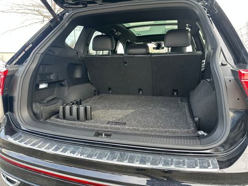 Used 2022 Volkswagen Tiguan SEL R-Line image 14