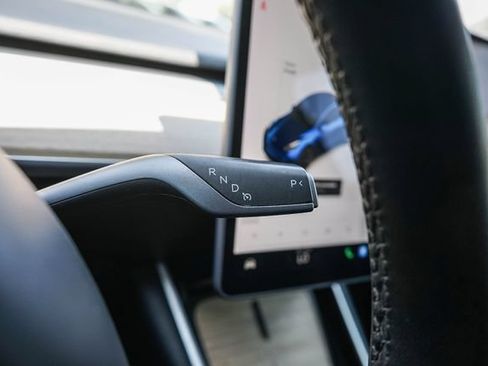 Used 2021 Tesla Model Y Long Range AWD/4WD image 21