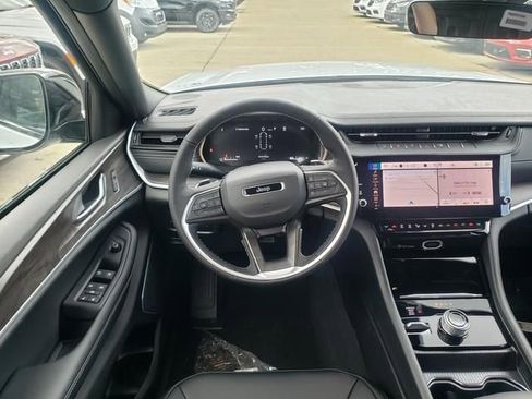 New 2026 Jeep Grand Cherokee L Limited AWD/4WD image 9
