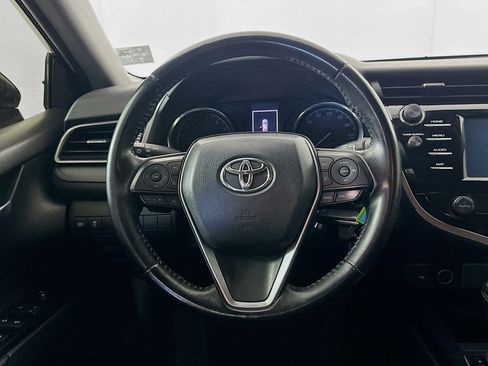Used 2020 Toyota Camry SE image 17