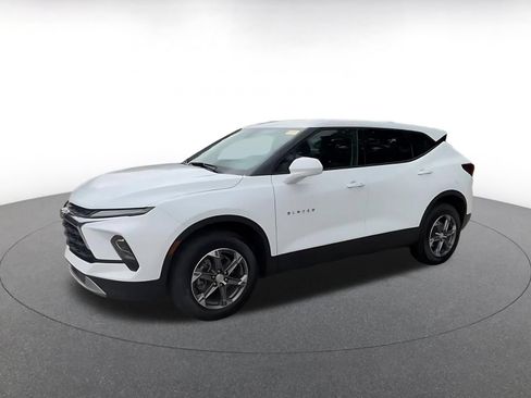 Used 2026 Chevrolet Blazer LT FWD image 8