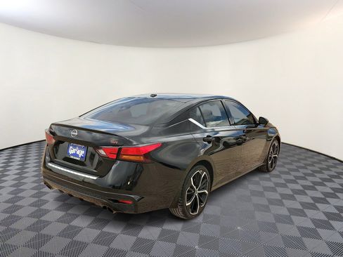 Used 2023 Nissan Altima 2.5 SR w/ SR Premium Package image 4