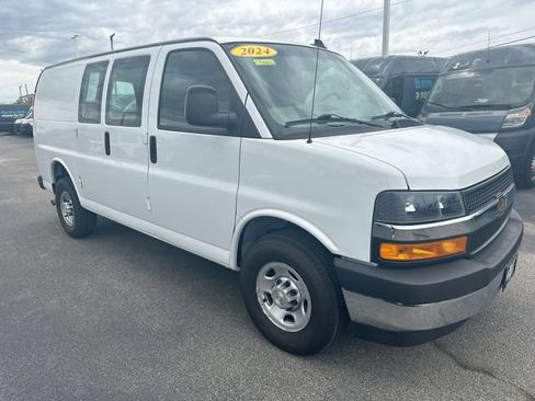Used 2024 Chevrolet Express 2500 w/ Driver Convenience Package RWD image 2