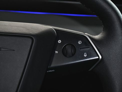 Used 2025 Tesla Cybertruck AWD Crew Cab image 37
