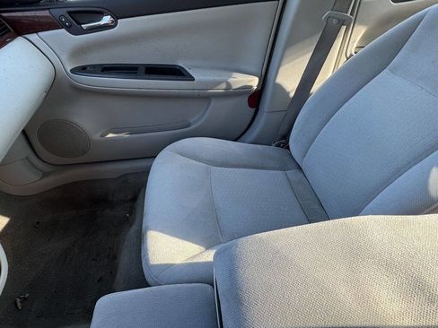 Used 2006 Chevrolet Impala LT FWD image 12