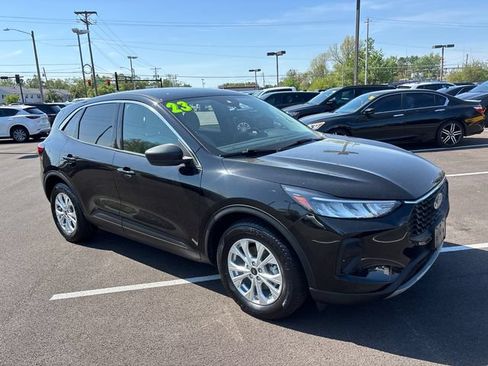 Used 2023 Ford Escape Active FWD image 2