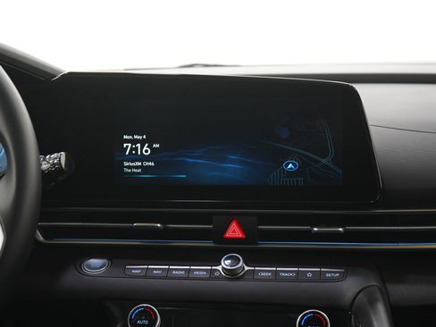 Used 2025 Hyundai Elantra SEL FWD image 15