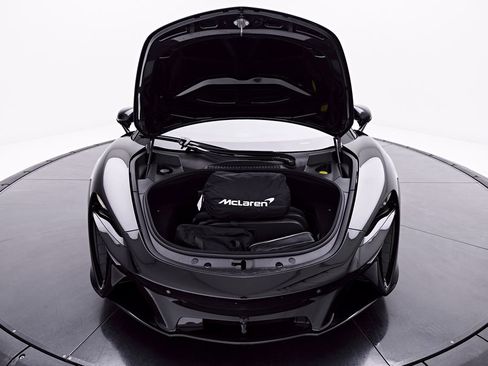 Used 2026 McLaren Artura RWD image 31