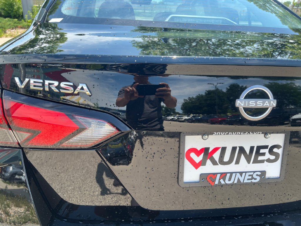 Used 2025 Nissan Versa SV FWD image 34