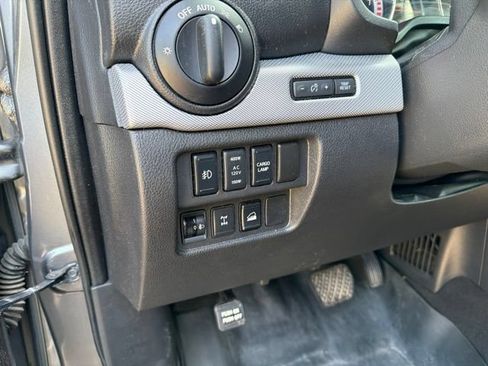 Used 2019 Nissan Titan PRO-4X w/ Pro-4x Convenience Package AWD/4WD image 17