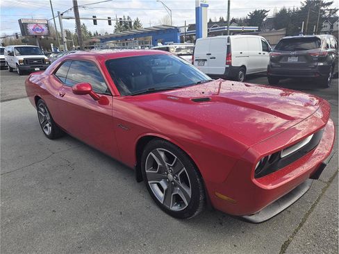 Used 2012 Dodge Challenger R/T image 2