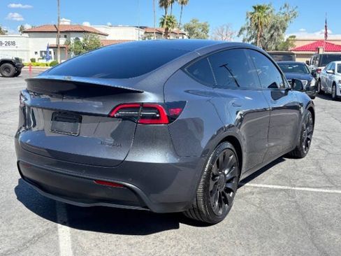 Used 2022 Tesla Model Y Performance AWD/4WD image 3