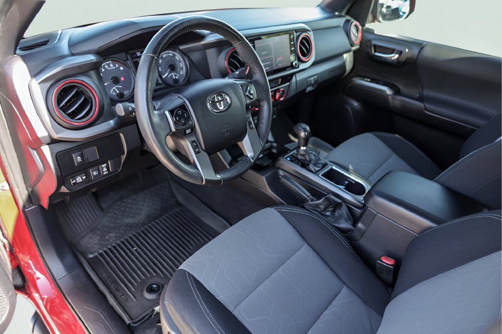 Used 2021 Toyota Tacoma TRD Sport w/ Technology Package RWD image 13
