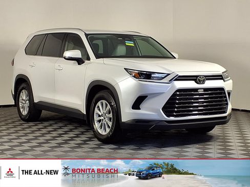 Used 2024 Toyota Grand Highlander FWD image 1
