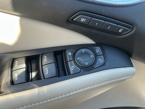 Used 2021 Buick Enclave Premium w/ Surround and Sites Package AWD/4WD image 32