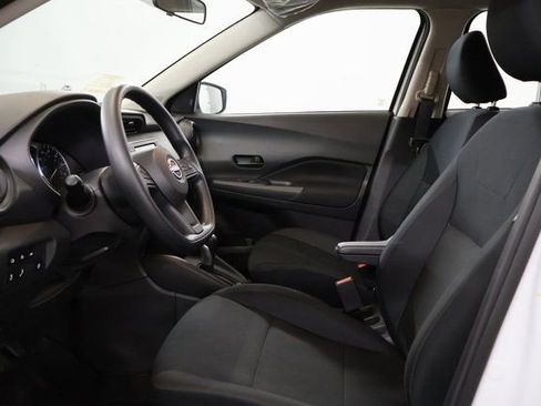 New 2025 Nissan Kicks Play S image 11
