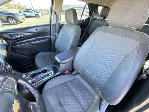 Used 2019 Chevrolet Equinox LT image 18