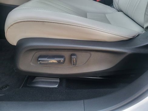 Used 2025 Honda HR-V EX-L image 12