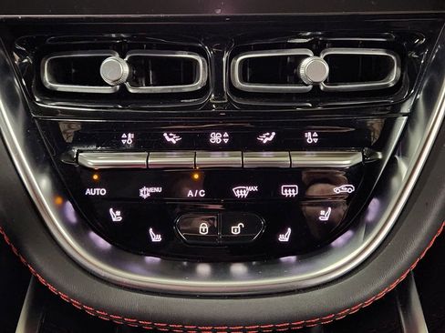 Used 2023 Aston Martin DBX image 37