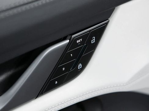 New 2026 Porsche Taycan 4S image 19