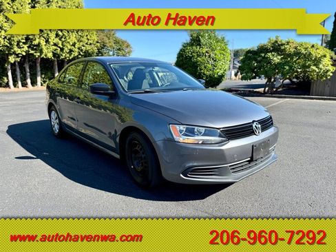 Used 2014 Volkswagen Jetta S image 2