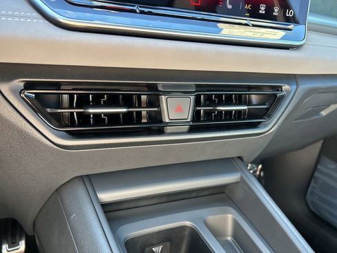 New 2026 Volkswagen Tiguan SE R-Line FWD image 30