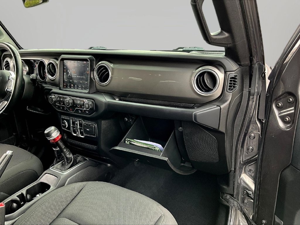 Used 2019 Jeep Wrangler Unlimited Sahara AWD/4WD image 29