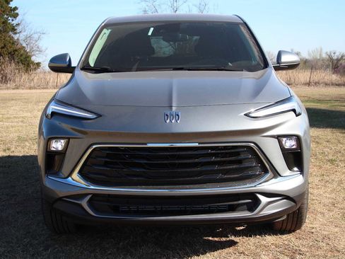 New 2026 Buick Encore GX Preferred w/ Comfort Package FWD image 2