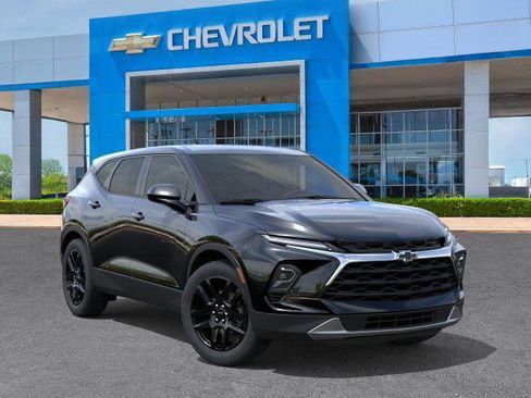 New 2025 Chevrolet Blazer LT w/ LPO, Black Grille Bar Package image 31