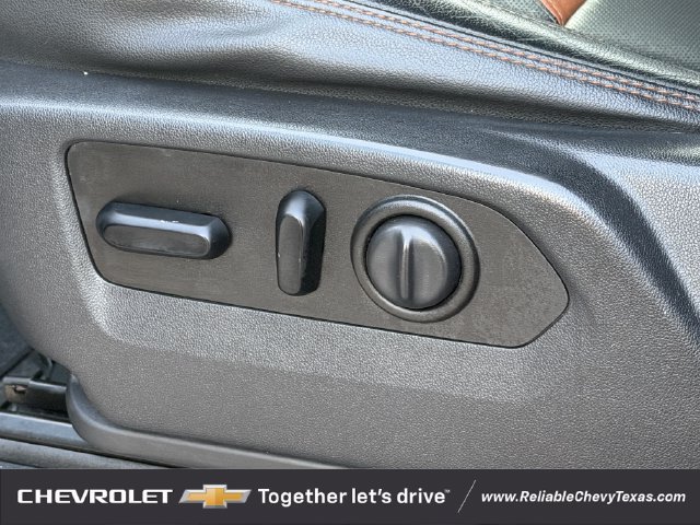 Used 2020 GMC Sierra 3500 AT4 w/ AT4 Preferred Package AWD/4WD image 36