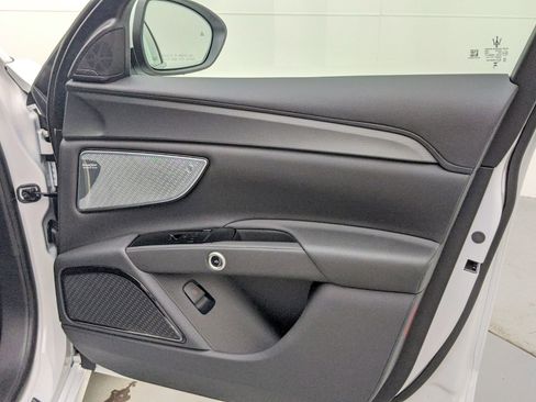 Used 2024 Maserati Grecale GT image 51