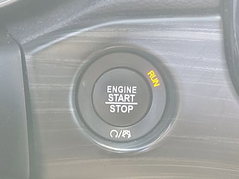 Used 2020 Jeep Grand Cherokee Altitude image 24