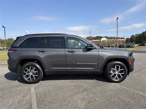 New 2025 Jeep Grand Cherokee Limited image 4
