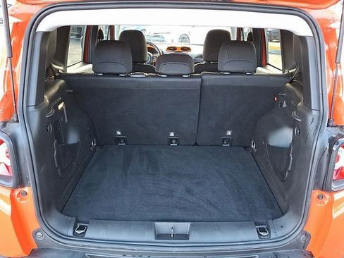 Used 2020 Jeep Renegade Latitude image 28