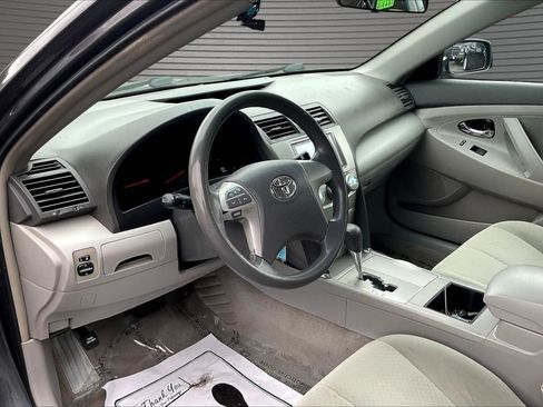 Used 2009 Toyota Camry LE FWD image 16