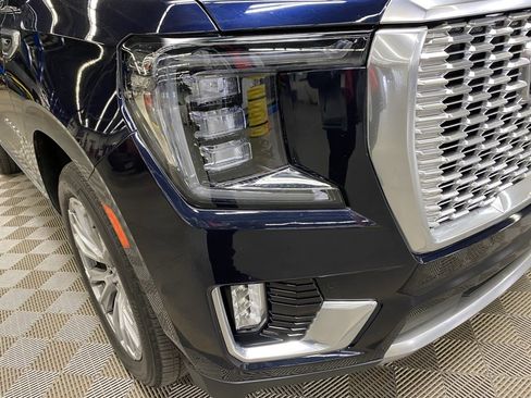 Used 2021 GMC Yukon Denali w/ Denali Premium Package image 3