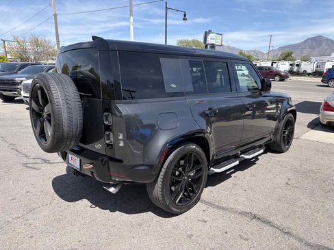 Used 2023 Land Rover Defender 110 V8 AWD/4WD image 5