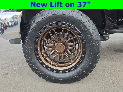 Used 2022 Ford F250 Lariat w/ Tremor Off-Road Package image 27