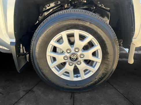 Certified 2025 Toyota Tacoma SR5 AWD/4WD image 16
