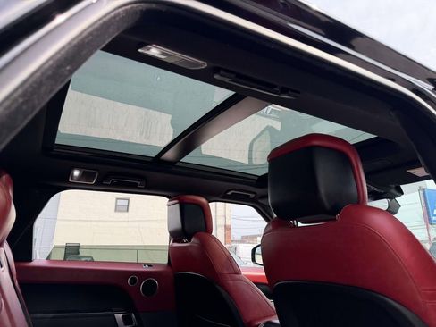 Used 2022 Land Rover Range Rover Sport HST image 18