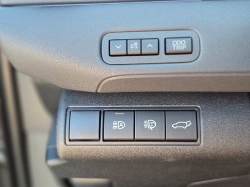 New 2026 Subaru Solterra AWD/4WD image 32