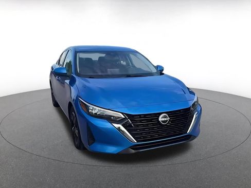 Used 2025 Nissan Sentra SV FWD image 3