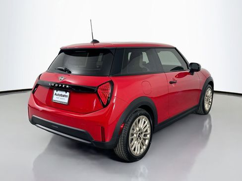 Used 2025 MINI Cooper 2-Door Hardtop image 5