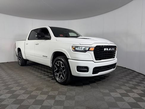 Used 2025 RAM 1500 Laramie w/ Sport Appearance Package AWD/4WD image 4