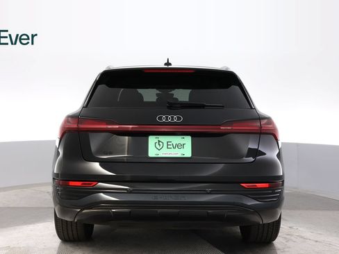 Used 2024 Audi Q8 e-tron Premium Plus w/ Premium Plus Package AWD/4WD image 15